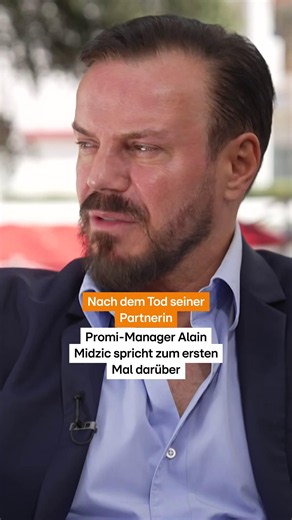 Vergangenen Dezember ist die Lebensgefährtin von Promi-Manager Alain Midzic tödlich im Whirlpool verunglückt. Noch immer fällt es ihm sichtlich schwer, darüber zu sprechen. ➡️ Mehr News aus der Welt der Stars und Sternchen gibt's Mo-Fr um 18:30 Uhr, Sa um 18:15 Uhr und So um 17:45 Uhr bei „RTL Exclusiv“ oder jederzeit auf RTL ⭐ Redaktion; RTL Exclusiv;