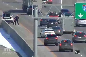 149K views · 931 reactions | WOODBURY: Dakota County squads were in pursuit of a black Jeep Cherokee with no plates, eastbound on I-494 starting in South St. Paul. The suspect driver continued on I-494 until officers were able to box in the suspect north of Tamarack Rd. and another officer deployed stop sticks ahead of the vehicle. The driver was taken into custody without further incident by around 10:20 a.m. Watch on YouTube: https://youtu.be/X-l3cqHPtzQ | MN CRIME | Facebook