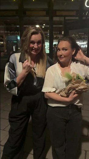 Är det nån som vet vem som står bredvid mig 🥳 #hannahedlund #fyp