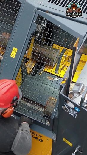 Revolutionizing Log Cutting: The Uniforest Advantage #firewood #firewoodbusiness #woodworkers #logsplitter