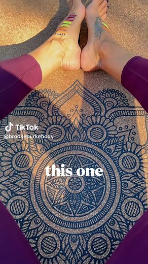 Yep @Yogable the CORK Mat is my fave! Don’t flow on plastic or rubber… #yoga #brookeburkebody