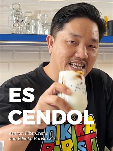 Es cendol yang legit dan creamy udah jadi legenda menu takjil yang harus ada tiap bulan ramadan. Kali ini kita kreasikan menu cendol dengan bahan premiun tapi tetap untung tetap maksimum bareng @DikiraBarista 💸 Simak sampai habis ya, karena kita spill HPP juga di akhir video 😉☕ #EllenkaProfessional #TasteSolutionExpert #EllenkaBaristaSeries #FiberCreme #Cendol