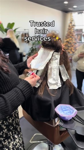 Trusted hair services ✨A behind-the-scenes look at a professional color service — careful placement, consistent technique, and trusted results our clients come back for.#BlushSalon#TrustedHairServices#BehindTheChair#HairColor#LuxuryHair
