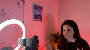 I video sottovoce di Elena: «Si chiama Asmr, batte l'insonnia (e mi ha cambiato la vita)»