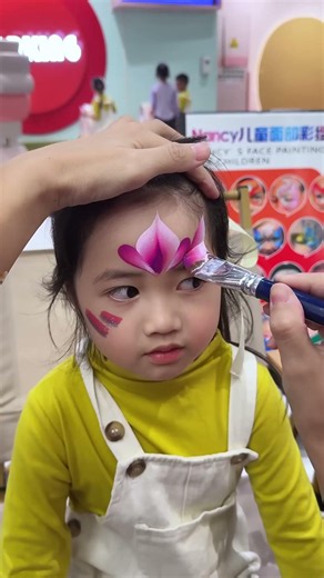 Setting up a stall to paint for babies 【AnKa-Bella Official】 #facepainting #makeup