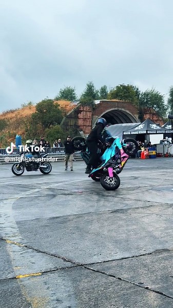 Mastering Wheelies with Sheras: Motorcycle Tips