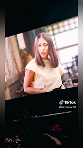 Dansuri din buric și scandaluri în sălile de cinema unde rulează filmul cu manelisti Romina VTM! Zilele acestea, în cinematografele din România rulează un film cu maneliști, "Romina VTM". În unele cazuri, sălile de cinema s-au transformat în cluburi de petrecere, la Ploiești s-a lăsat cu scandal, iar poliţiştii au întrerupt vizionarea filmului. În alte cazuri, spectatorii au huiduit la final. | Reporter Neptun TV