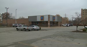 Aldi security guard shoots man inside St. Louis store