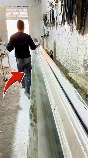 She creates moldings with her hands 🙌🔥