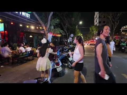 🇻🇳 Exploring Da Nang at Night | Vietnam Nightlife Scene 4K