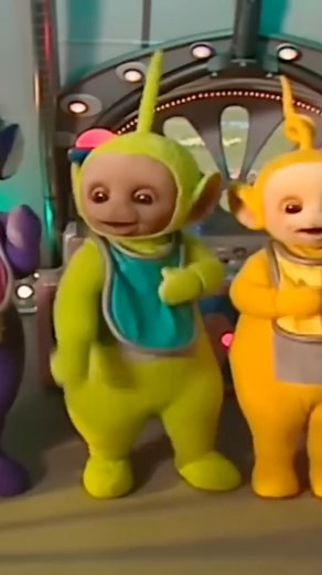 The Tubby Custard song is back… and yes, it’s still stuck in your head. 🎵💫 #playbasedlearning #playandlearn #playtime #sensory #sensoryplayideas Video: The Teletubbies sing and dance in the Home Dome as Noo-Noo, the vacuum cleaner, appears nearby. | Teletubbies