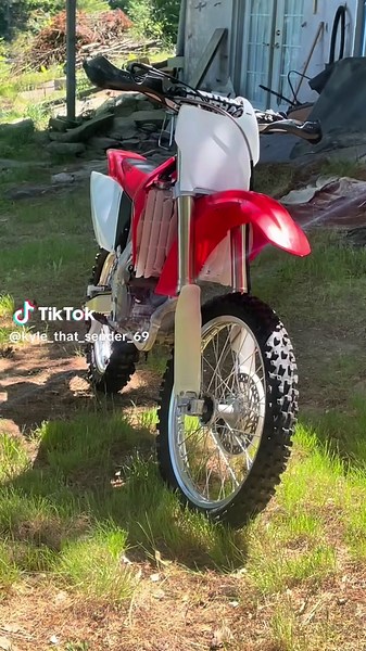 Explore the 2007 Honda CRF250R Dirt Bike Experience