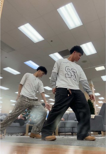 Cracked my camera😭@Abel dc: @Deco #fyp #duo