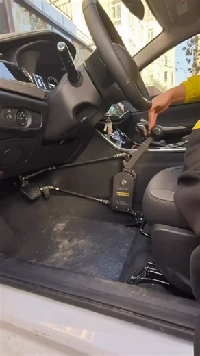 ACCESSORIES | DETAILING | PAINTING on Instagram: "Pure eargasm Nissan GTR #welcab #WelfareWheelchair #WelfareCar #tdm #supra #gtr #welcab #AutoAccessSeat #CarModification #car #asmr #satisfying #carporn"