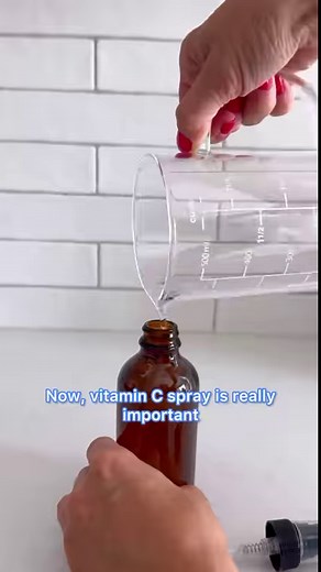 BACK BY POPULAR DEMAND 🏊️ the popular swim spray! This time I wrote an entire blog post for you with the details you need and an FAQ’s section based on what you all have asked about! ⁠ ⁠ Did you know that Vitamin C spray for swimming can neutralize chlorine!! When you spray vitamin C on chlorine, it can effectively destroy the harmful chlorine. So here’s the swim spray I made at home to neutralize chlorine!⁠ ⁠ * 1 cup filtered water (I used our RO)⁠ * 1 teaspoon sodium ascorbate (vitamin c powd