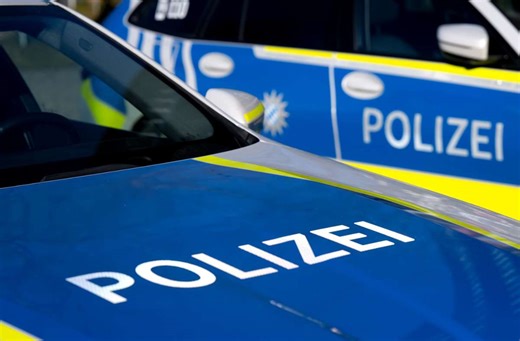 Nach Unfall in Hessen: Kaputtes Auto ohne Kennzeichen – Polizei stoppt Fahrer - Nordbayerischer Kurier