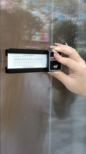 LS200 Glass thickness gauge measures the thickness of insulating glass