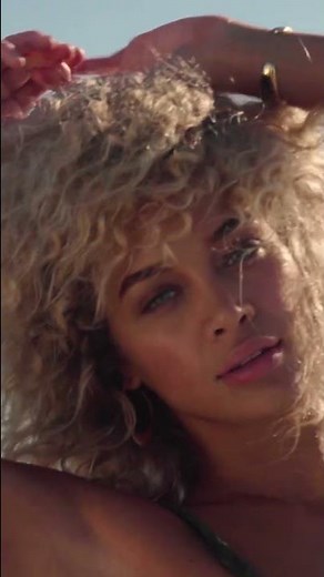 Jasmine Sanders brings energy to her SI Swimsuit photo shoot | Sports Illustrated Swimsuit