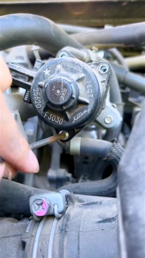 EGR valve - exhaust gas recirculation valve#skills #carrepairing #automobile #tech #carsafety #mechanic | Car Lovers Unite