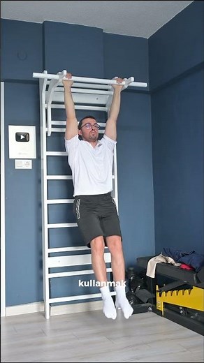 How to perform a Hanging Knee Raise?