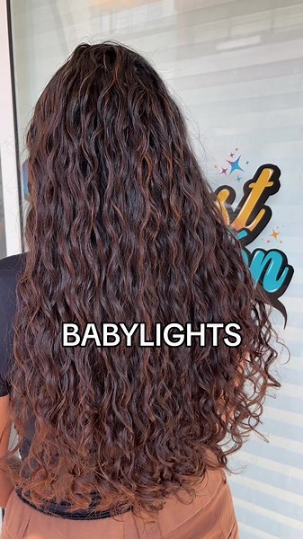 Wavy Hair Babylights Tutorial with Caramel Hue | CurlyGirl Routine