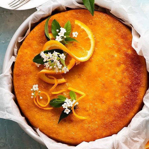 2.5M views · 9.9K reactions | The easiet Orange Cake - no oil, no butter, no whisking! 5 ingredients is all it takes to make this super moist, fragrant beauty! https://www.recipetineats.com/flourless-orange-cake | RecipeTin | Facebook