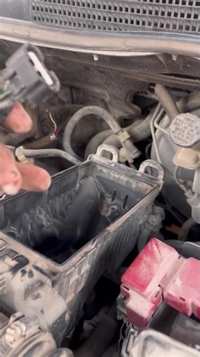 #1154 Nissan versa 2017 código p2135 calibramos el acelerador electrónico. Revisamos las señales