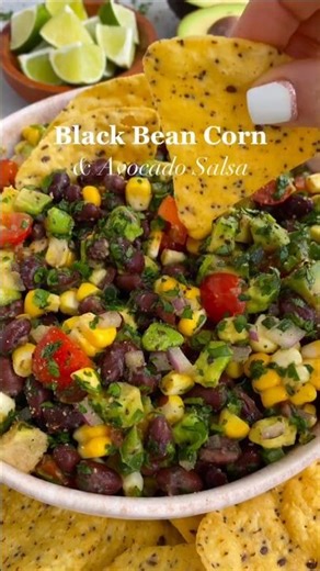 BLACK BEAN CORN & AVOCADO SALSA!🥑