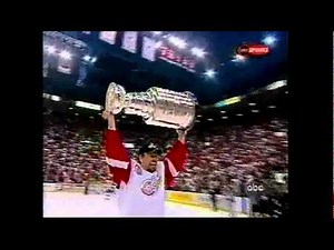 Hurricanes @ Red Wings Game 5 2002 (Conn Smythe + Stanley Cup Presentation)