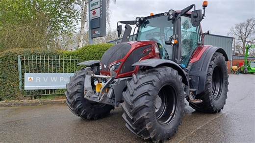 Valtra N-Series at Work: Schwab Land & Technik’s Winter & Road Projects