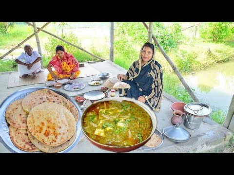 We cooked potato paratha and spinach cheese and ate it together.
