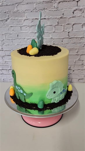 How adorable is this baby shower cake. Thankyou Little Monkey NZ for the cute topper | Cakes by Bianca