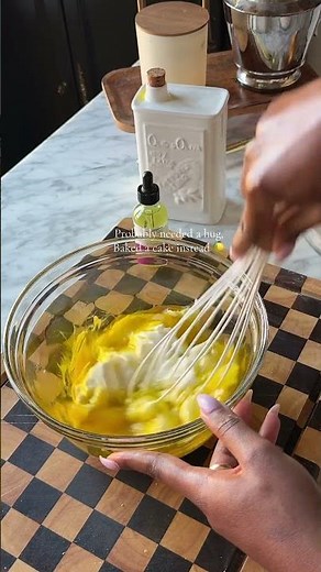 🍋 This lemon lavender olive oil cake will solve my problem! 🌷 Here's what you need to try this at