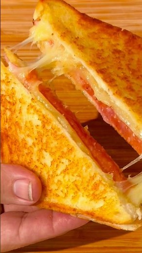 ULTIMATE CHEESE, HAM & SALAMI TOASTY MELT 🤤