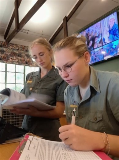 POV: Training the new receptionist… meanwhile the phone rings, guests arrive, and the printer jams 😅☎️ #hospitalitylife #training #POV #worktok #studentlife @Jeskatiersma @clickperfect_photography