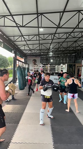 Training today 💪✌️ | Saenchai Muaythaigym
