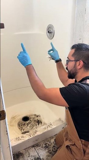 The correct way to clean a shower (how to clean a shower like a professional cleaner) #shower