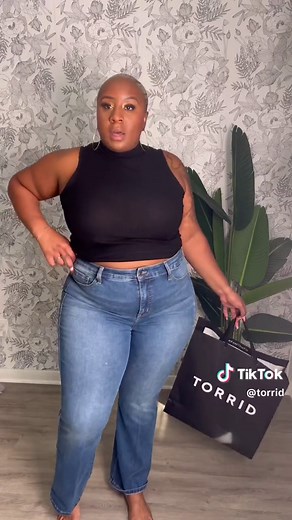 THREE sizes in one jean thanks to Limitless Stretch Denim! Bodies change, and now our jeans are *officially* rolling with it! #torridjeans #plussizejeans #plussizefashion #womensfashion #jeansstyle