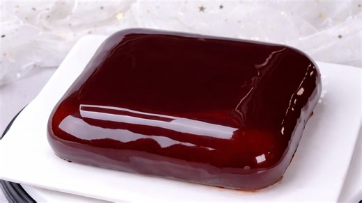 Red glaze cake with smooth mirror finish