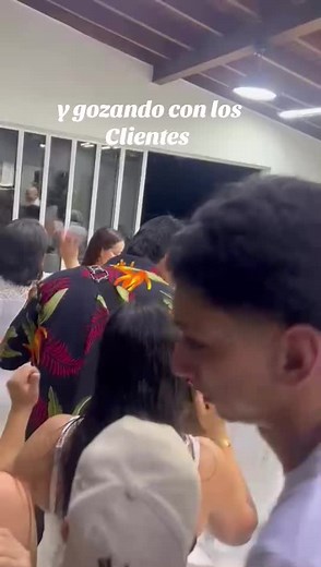 Vive la música tropical y folclórica colombiana