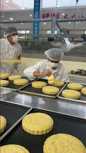 Relaxed and no cutthroat competition! I absolutely love the daily life of a mooncake factory worker!