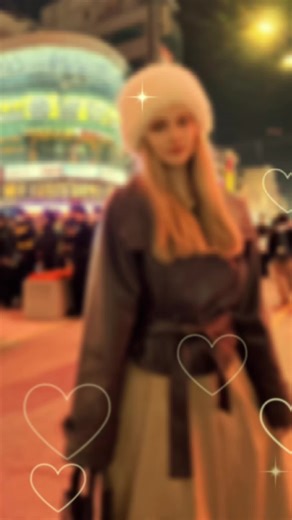 Brown coat, city walk, autumn vibes my language.