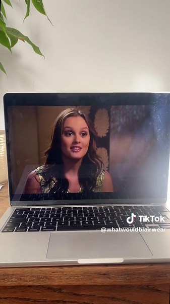 Blair Waldorf Inspired Detective Outfit Ideas