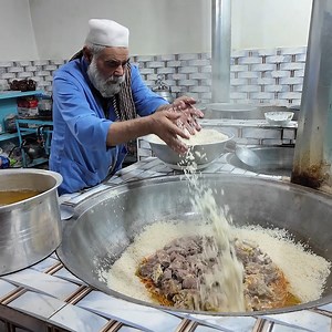 501K views · 11K reactions | Giant Kabuli Pulao recipe | Traditional Street food | Kabul Foodies | Facebook