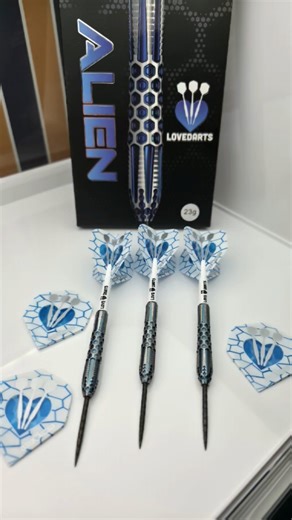 Love Darts Alien 👽😍 #darts #dartscommunity #dartswm #lovedarts ‪@LoveDarts‬