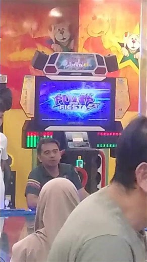 dance arcade Game