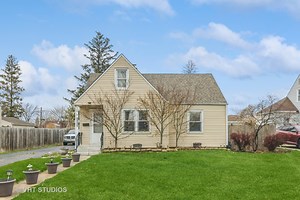 10440 W Dickens Ave, Melrose Park, IL 60164 - MLS 12325983 - Coldwell Banker