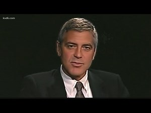 George Clooney cuts his own hair