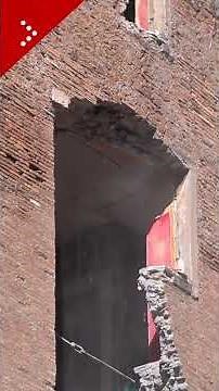 Roma, crolla porzione della Torre dei Conti ai Fori Imperiali: il nuovo cedimento in presa diretta