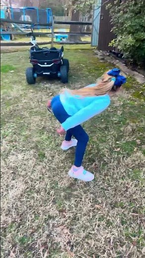 My sister is Twerking ￼